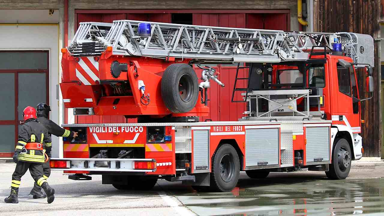 Lucca Ragazzo Si Getta Nel Fiume Serchio Davanti La Fidanzata