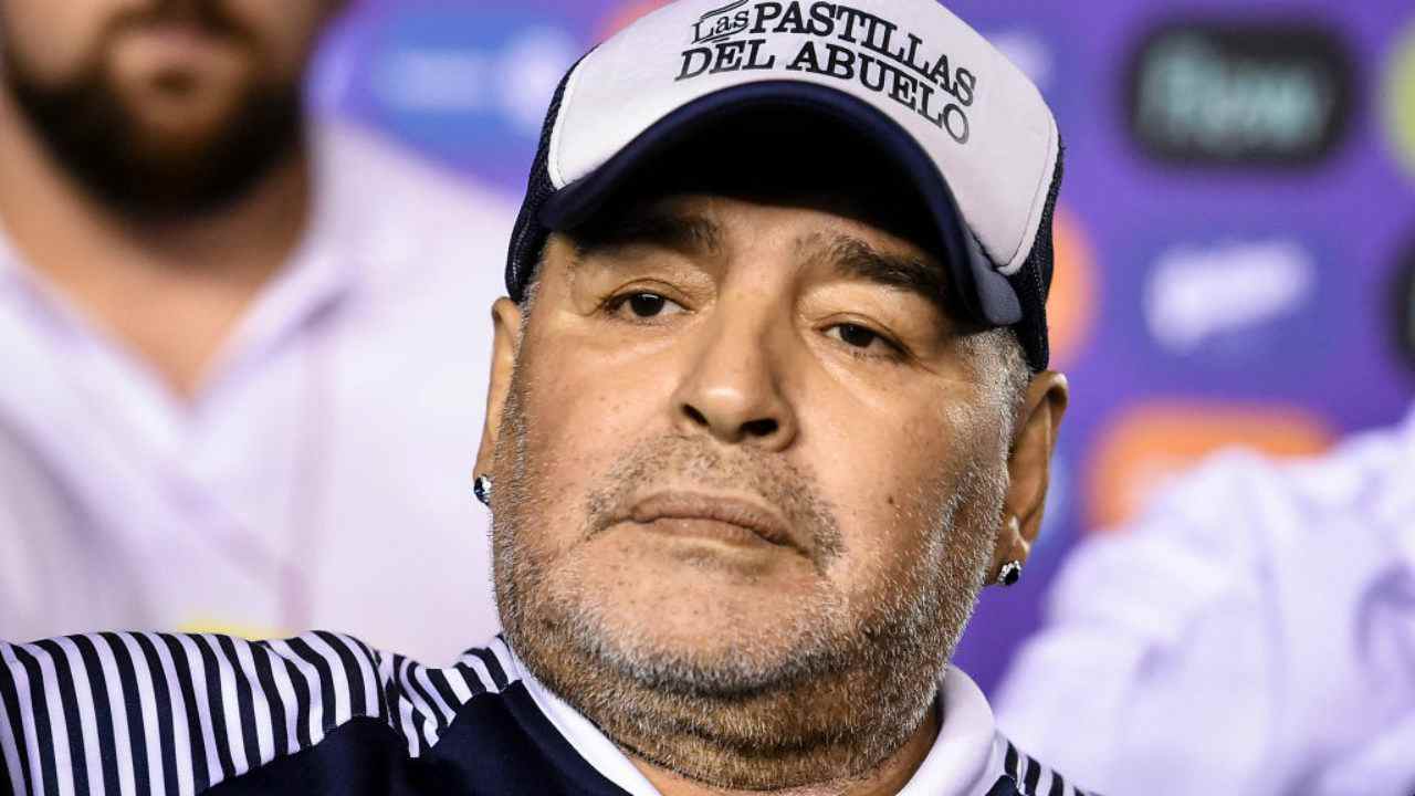 Maradona is ill, the family admits him to the clinic: the health conditions