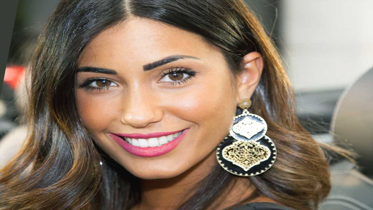 Federica Nargi incanta Milano con il suo sorriso - FOTO