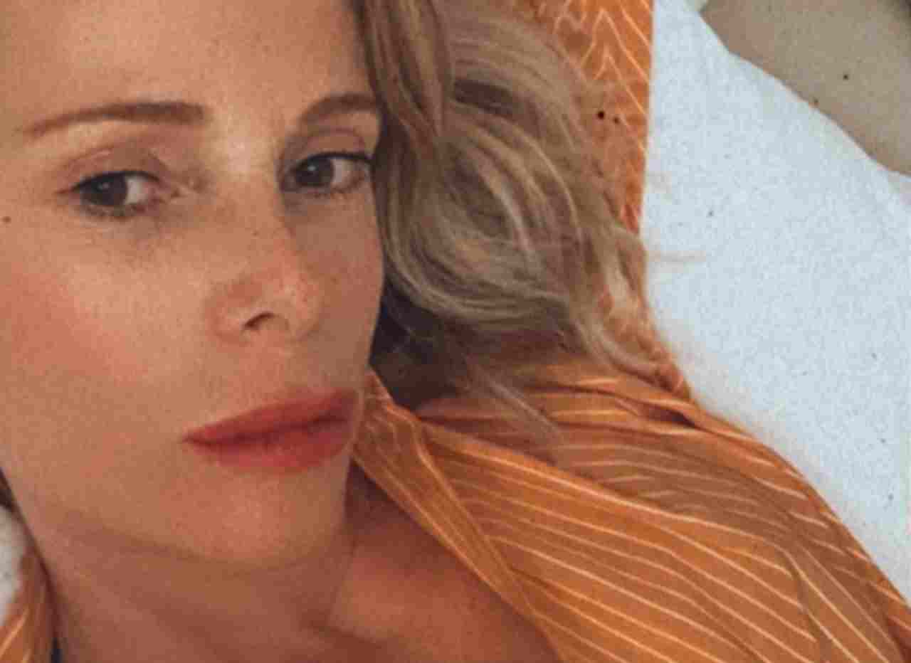 Alessia Marcuzzi ieri solo mutandine, oggi il lato B - FOTO