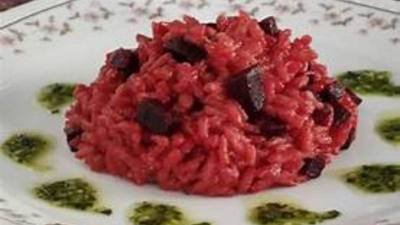 Risotto Barbabietola E Gorgonzola. La Ricetta Che Fa Leccare I Baffi