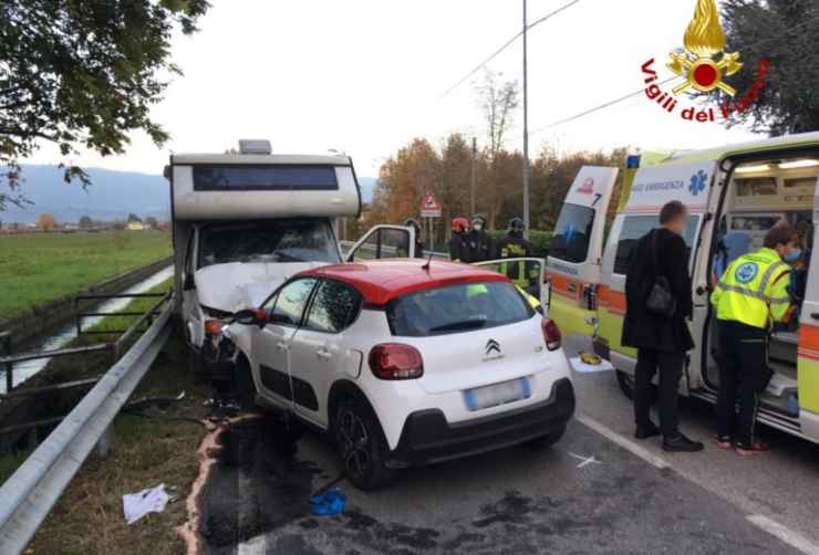 Incidente camper e Citroe C3 Vicenza (foto www.ecovicentino.it)