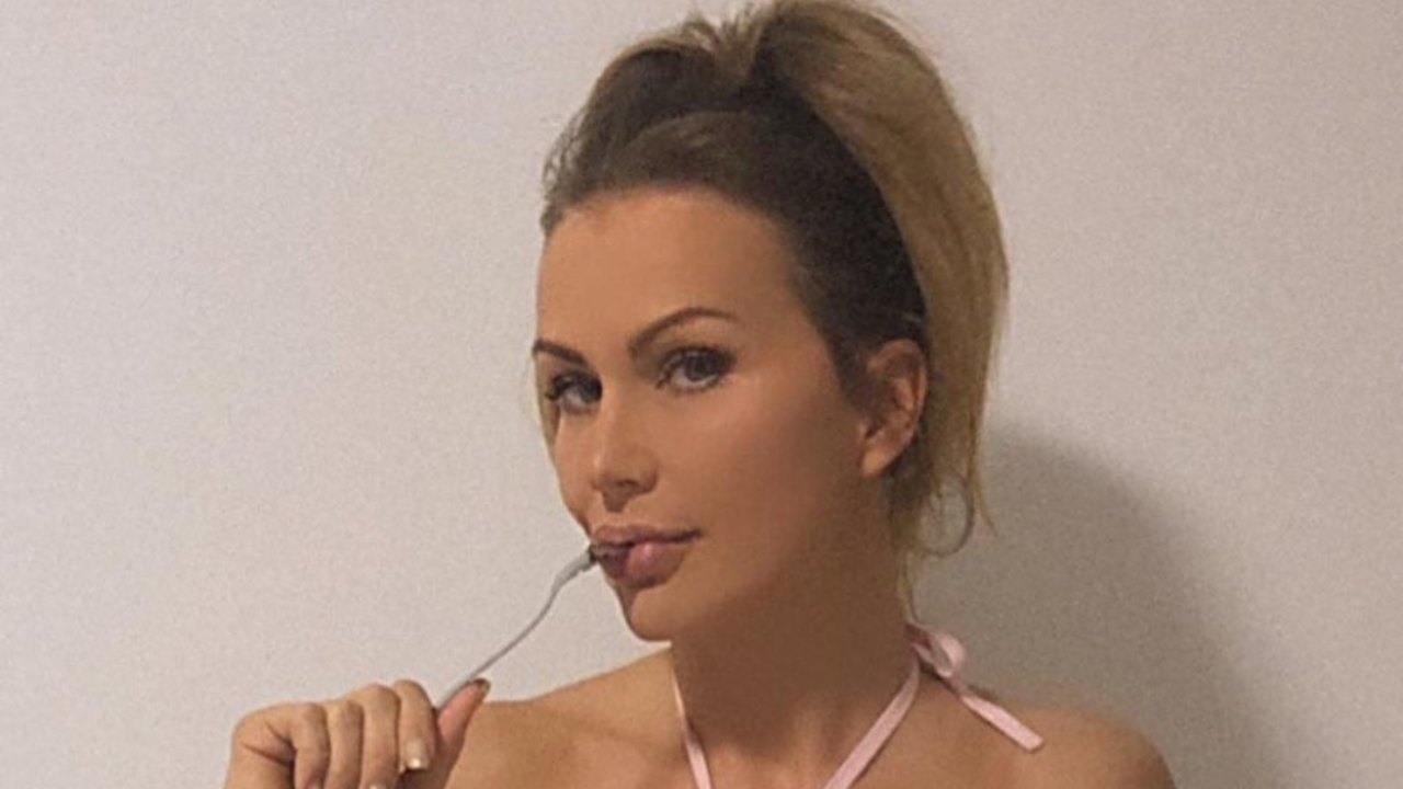 Eva Henger completamente nuda sul letto, la FOTO sconvolge Instagram