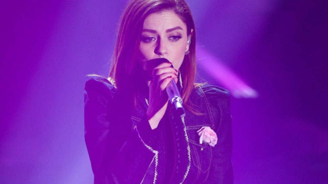 Sanremo 2021 Il Brano Di Annalisa Il Testo Della Sua Canzone Dieci