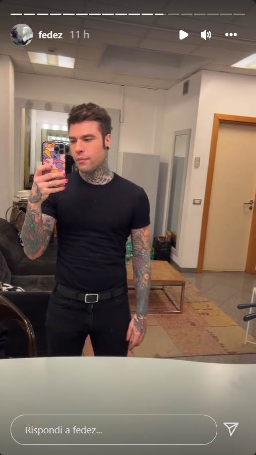 Fedez spoilera prove scuola Amici foto