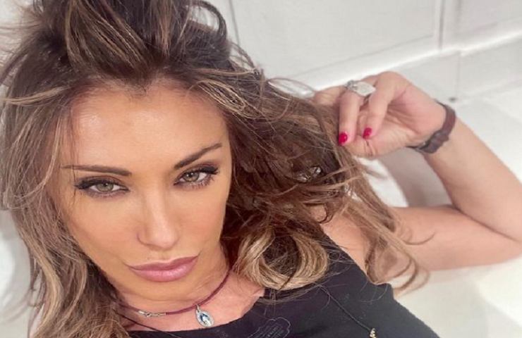 Sabrina Salerno, scollatura da infarto