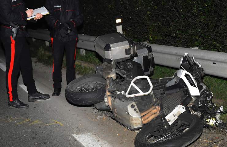 muore tragico frontale scooter pesante