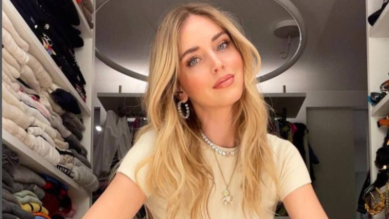 Chiara Ferragni, bellissima e stilosa ma un'altra le ruba la scena - FOTO