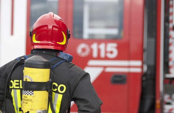 Aprilia incendio villetta morti padre figlio