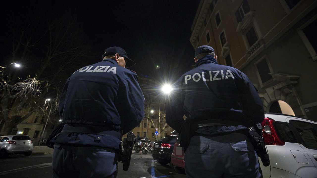 Milano, Coppia Di Coniugi Trovata Morta In Casa: Ipotesi Omicidio-suicidio