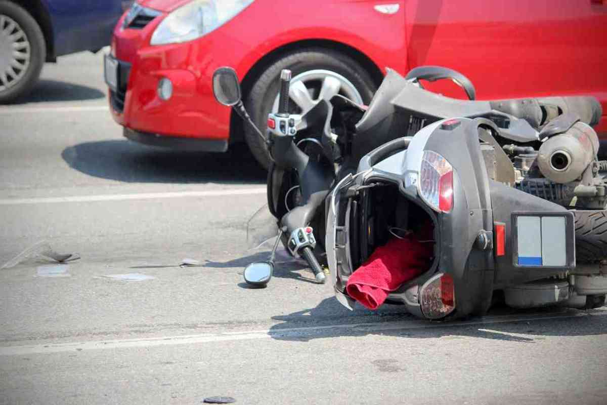 Capriano del Colle incidente scooter morto 49enne